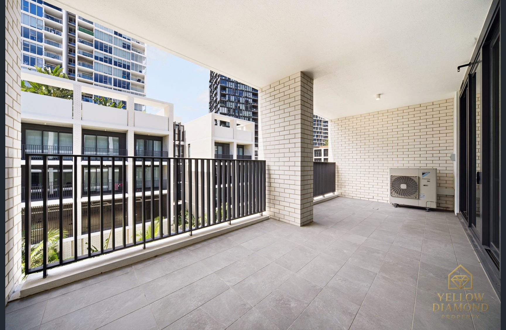 Spacious 3 Bedroom Apartment + Study with North-East Aspect – photo 2