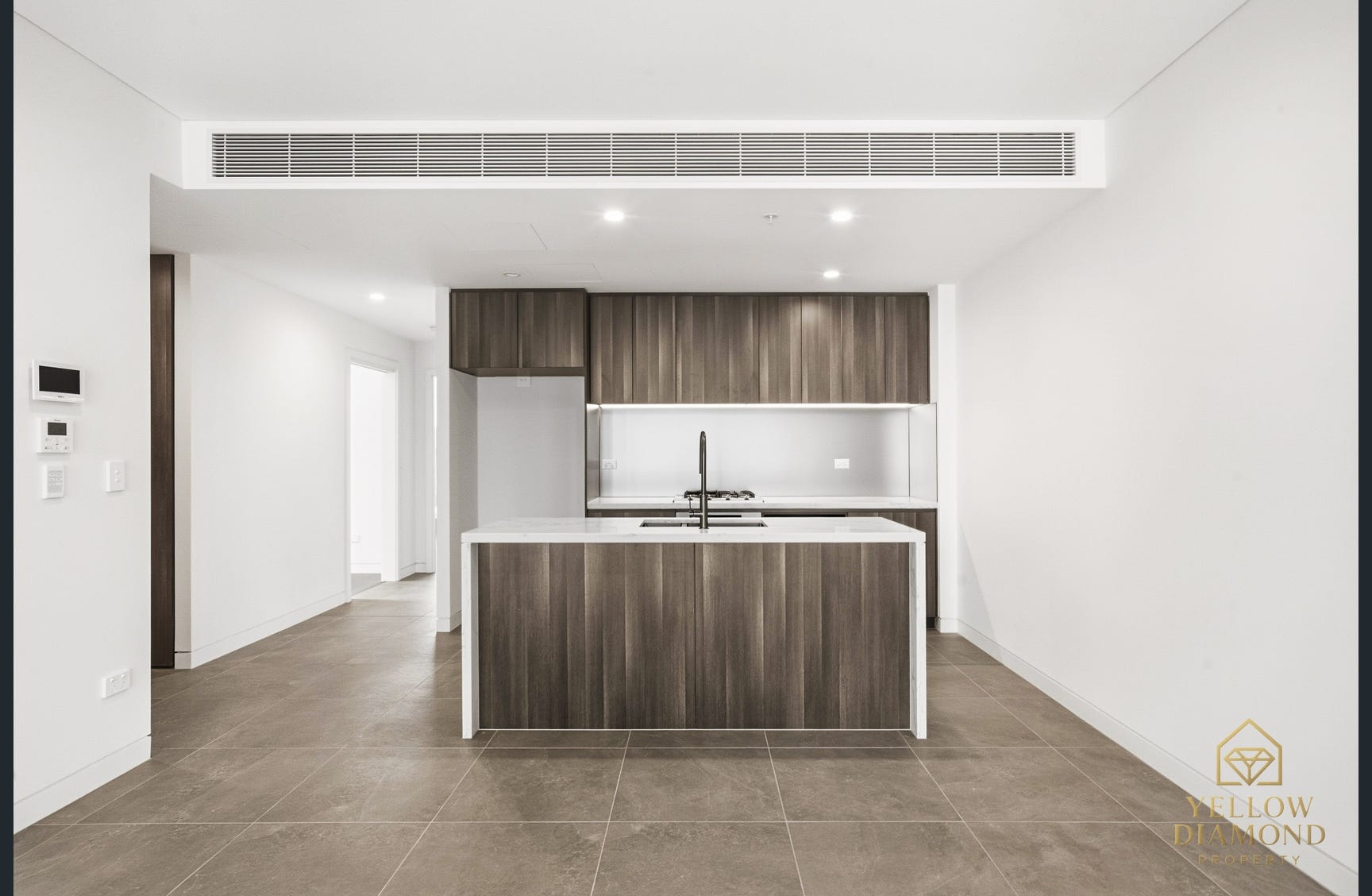Spacious 3 Bedroom Apartment + Study with North-East Aspect – photo 4