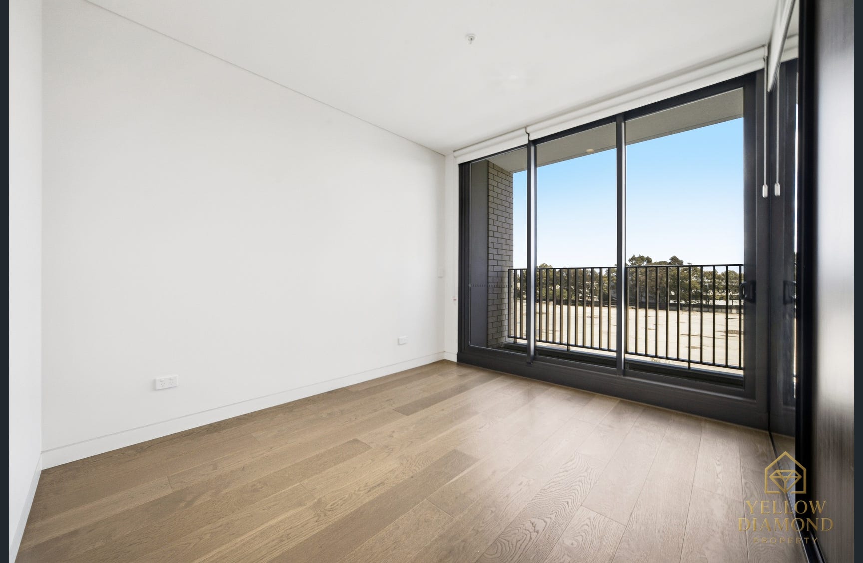 Spacious 3 Bedroom Apartment + Study with North-East Aspect – photo 5