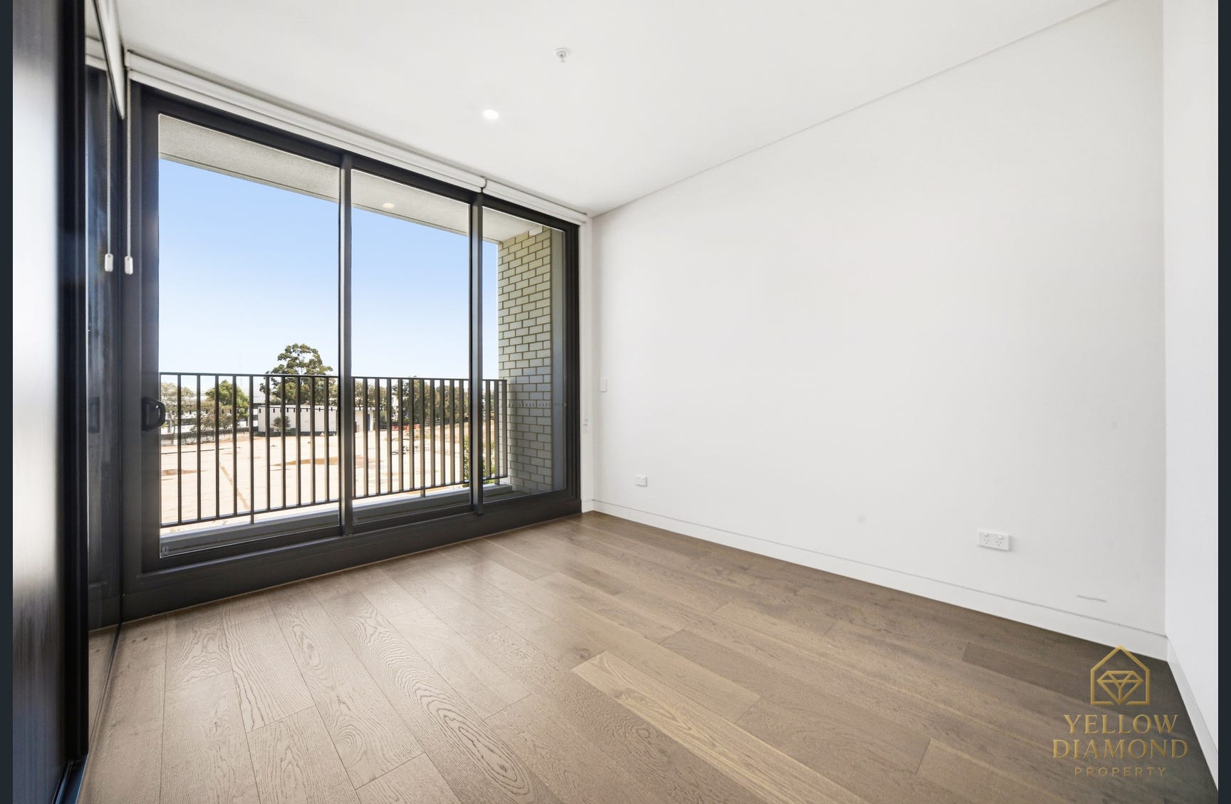 Spacious 3 Bedroom Apartment + Study with North-East Aspect – photo 6